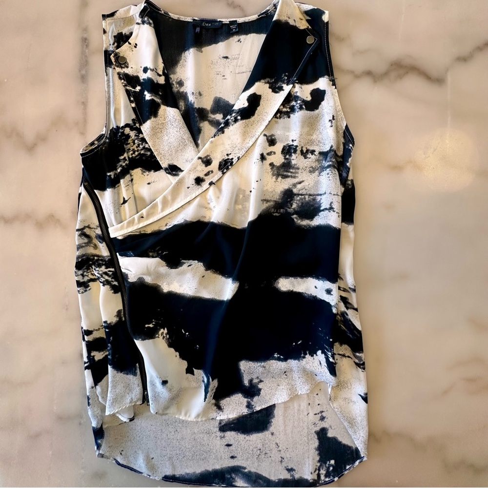 DEX black and white moto top